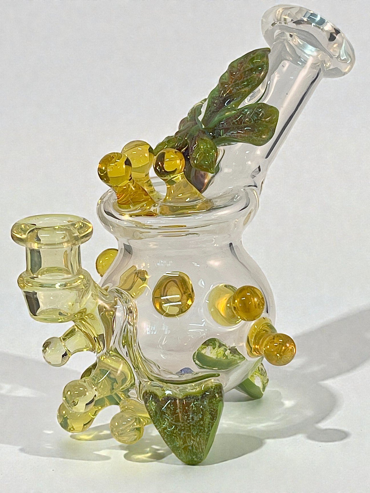 Emerald hemp leaf mini rig close angle