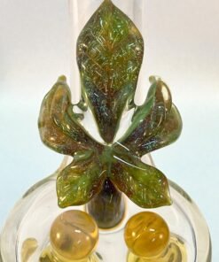 Emerald hemp leaf mini rig leaf closeup