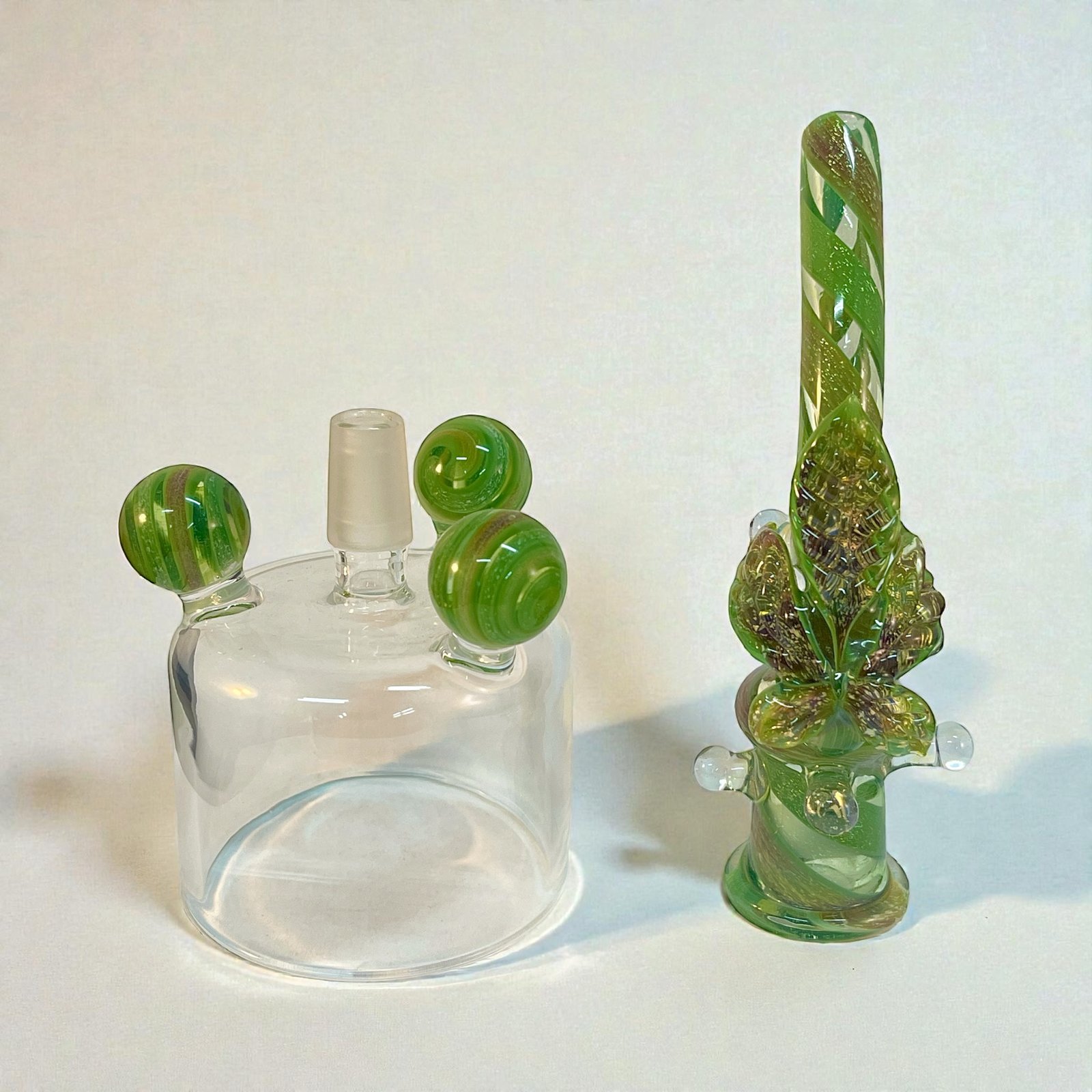Hemp leaf glass top and mouthpiece separate